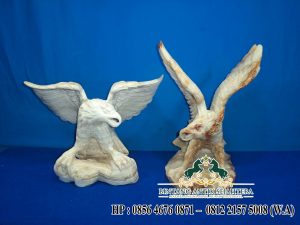 Patung Elang Marmer