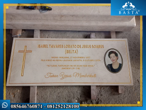 Design Minimalis Prasasti Batu Nisan Marmer dengan Foto Keramik