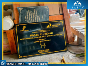 Model Prasasti Granit Hitam