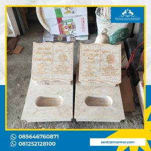 Nisan Buku Marmer untuk Kenangan Abadi Nisan Buku Marmer untuk Kenangan Abadi